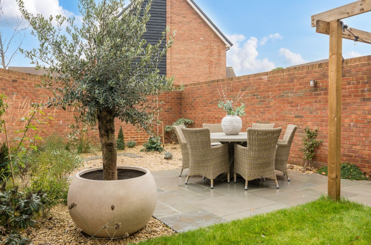 4 bed detached house for sale in 14 Castle Hill Lane, Bishopdown, Wiltshire, SP1 3GP 38