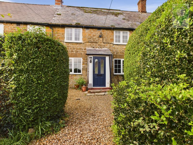 2 bed cottage to rent in Silver Street, South Petherton - Property Image 1