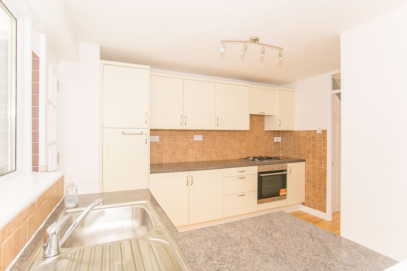 3 bed house for sale in Friars Close, Yeovil  - Property Image 4