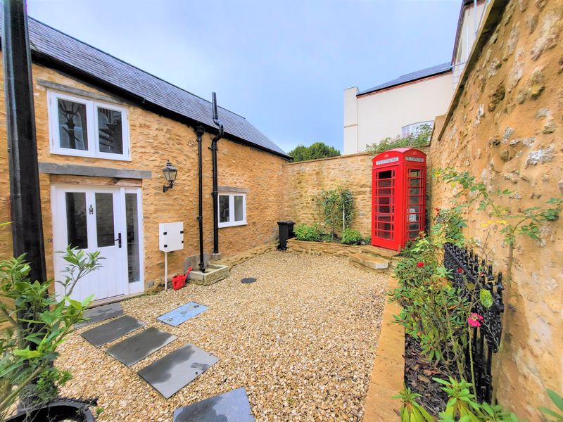 1 bed cottage to rent in Abbey Street, Crewkerne  - Property Image 1