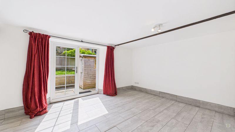 2 bed bungalow to rent in St James Mews, South Petherton  - Property Image 3