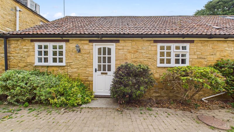 2 bed bungalow to rent in St James Mews, South Petherton - Property Image 1
