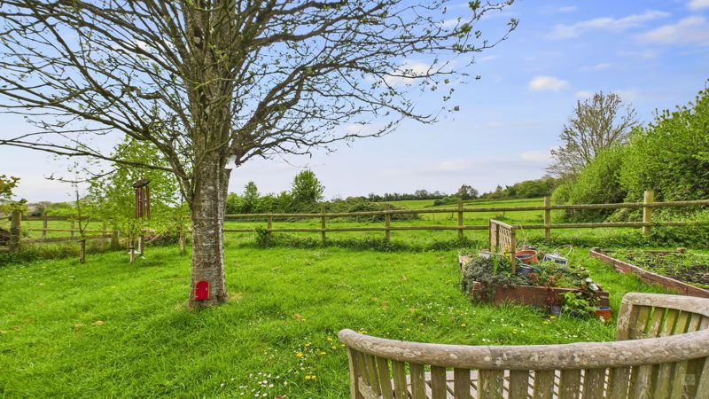 3 bed cottage for sale in Water Street, Seavington St Mary  - Property Image 8