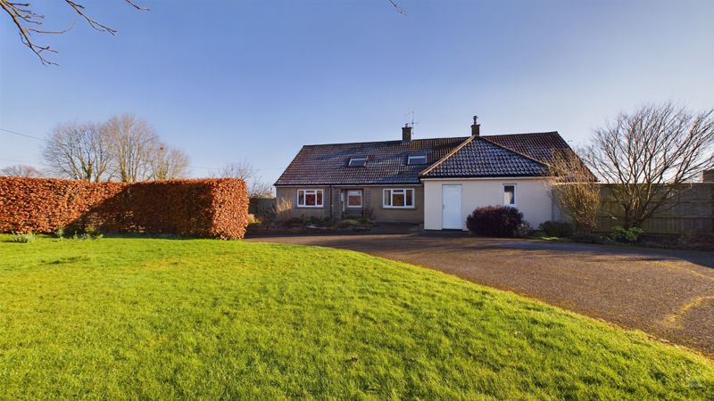 4 bed bungalow for sale in Owl Street, East Lambrook  - Property Image 1