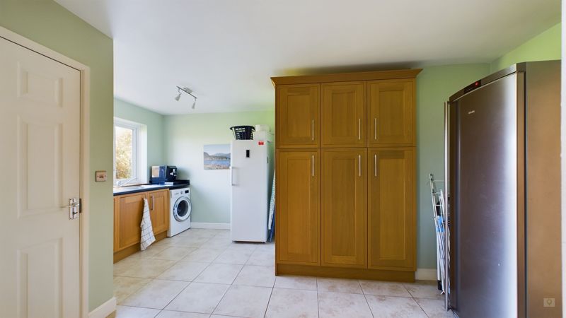 4 bed bungalow for sale in Owl Street, East Lambrook  - Property Image 10