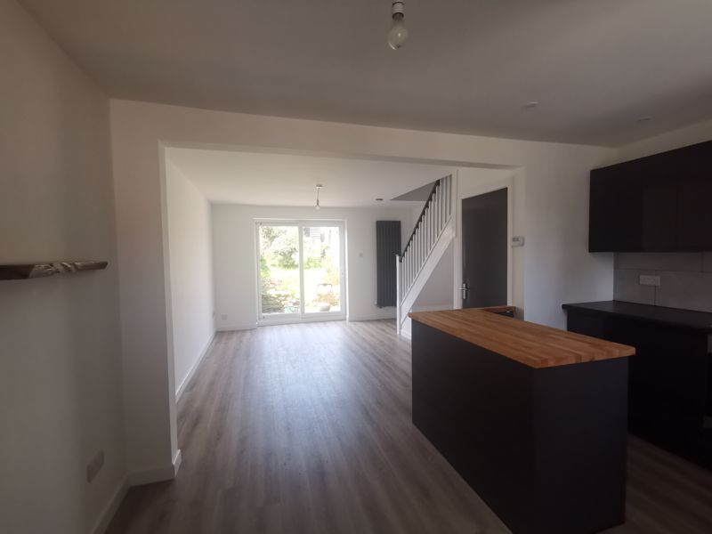 2 bed house to rent in North Street, Martock  - Property Image 2