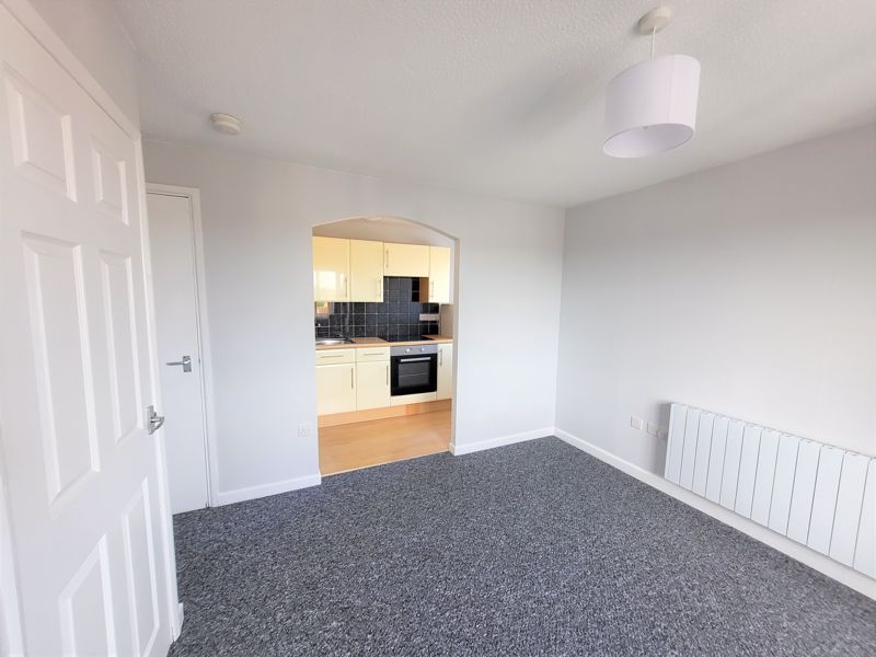 1 bed to rent in Green Mead, Yeovil  - Property Image 5