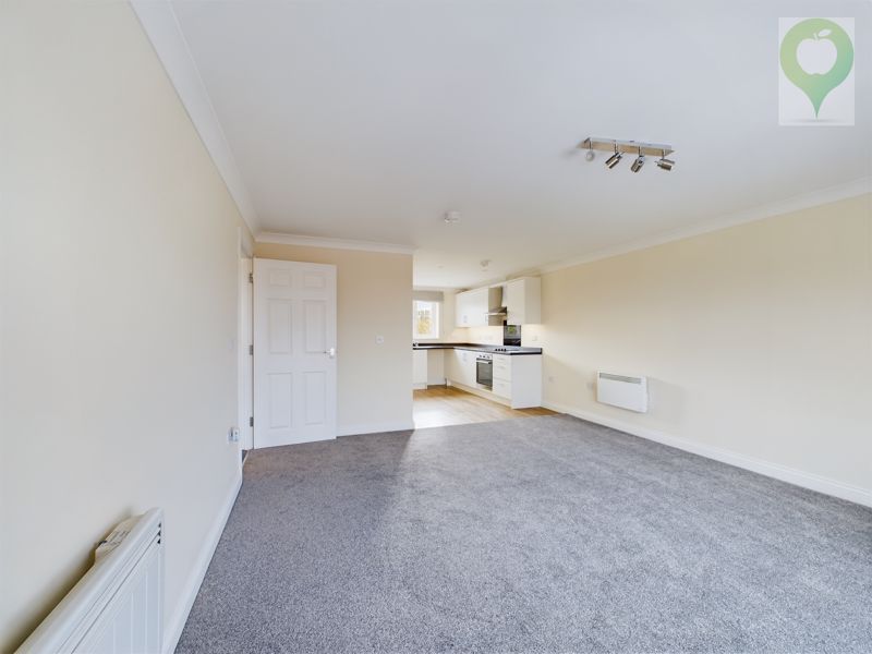 2 bed to rent in Jubilee Close, Crewkerne  - Property Image 4