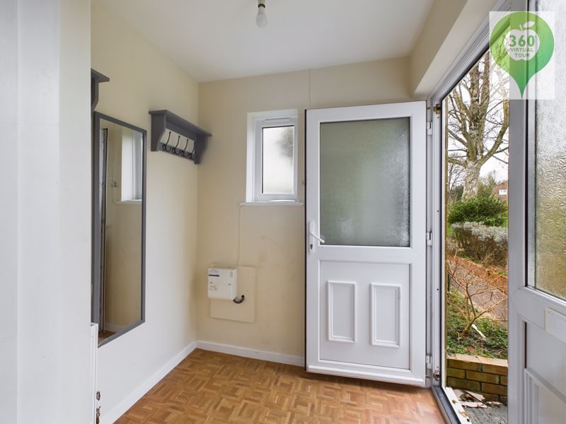 3 bed house to rent in Prigg Lane, South Petherton 1