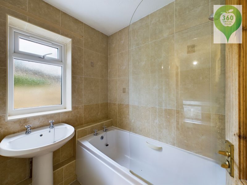 3 bed house to rent in Prigg Lane, South Petherton 8