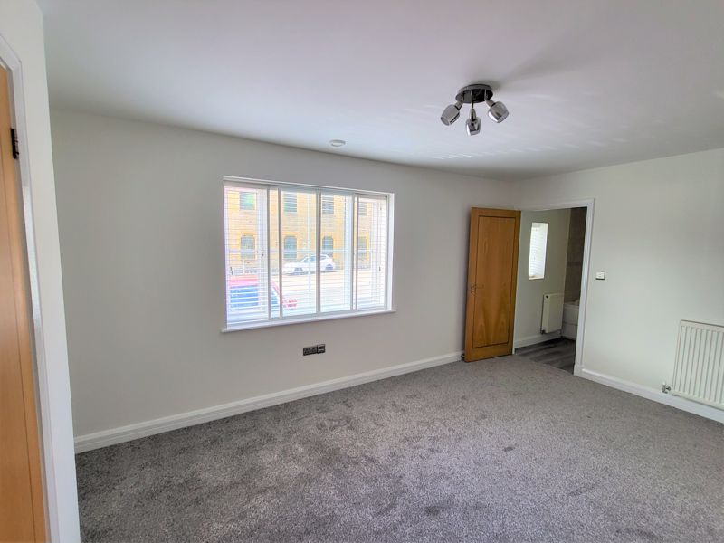 2 bed to rent in Westminster Street, Yeovil  - Property Image 4