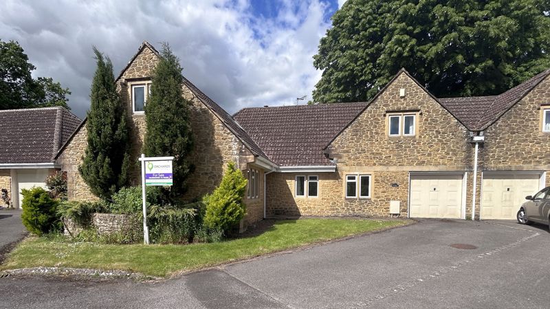 5 bed bungalow for sale in Breowan Close, Ilminster  - Property Image 1