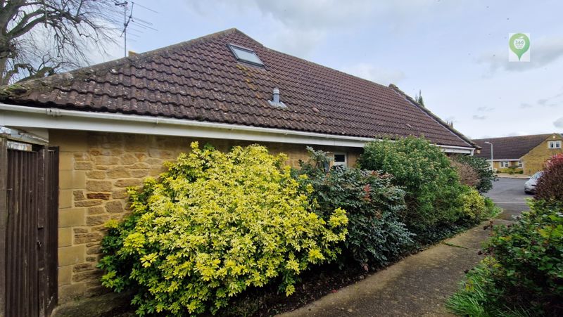 5 bed bungalow for sale in Breowan Close, Ilminster  - Property Image 10