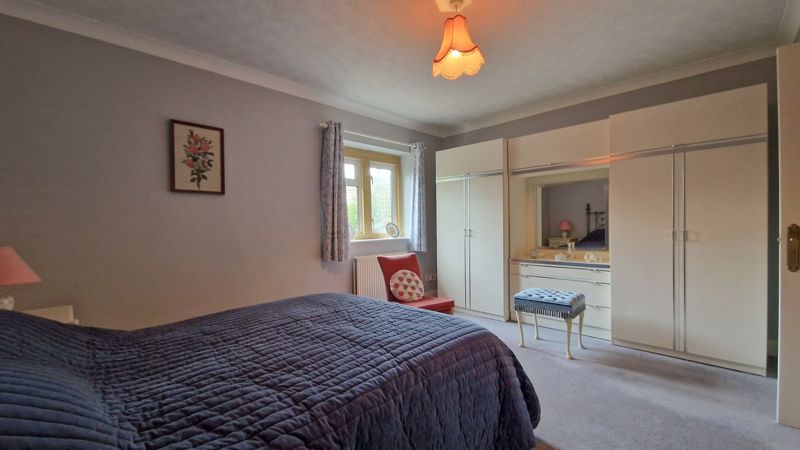 5 bed bungalow for sale in Breowan Close, Ilminster 5