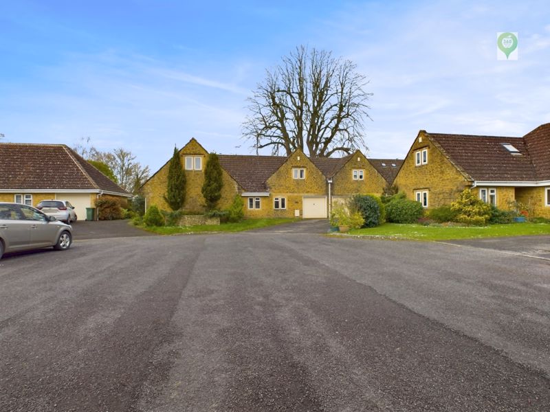 5 bed bungalow for sale in Breowan Close, Ilminster  - Property Image 8