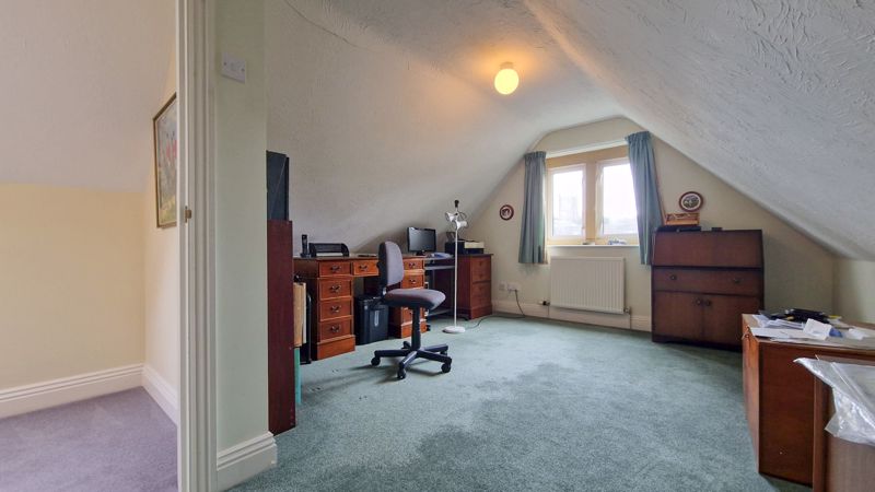 5 bed bungalow for sale in Breowan Close, Ilminster 8