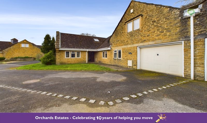5 bed bungalow for sale in Breowan Close, Ilminster  - Property Image 1