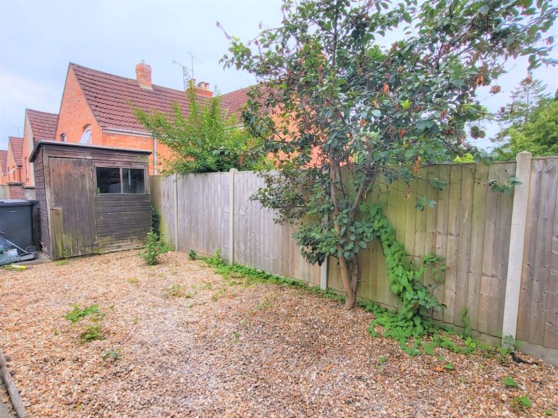 3 bed house to rent in Huish, Yeovil 9