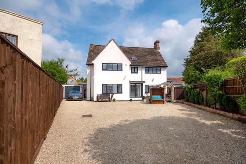 6 bed house for sale in Swallowcliffe Gardens, Yeovil, BA20