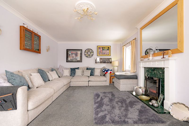 6 bed house for sale in Swallowcliffe Gardens, Yeovil 2