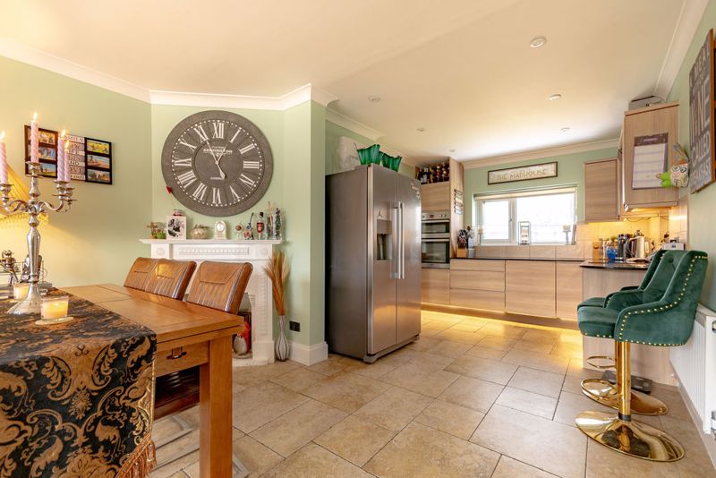 6 bed house for sale in Swallowcliffe Gardens, Yeovil 4