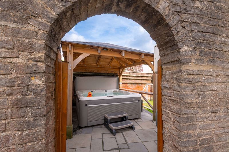 6 bed house for sale in Swallowcliffe Gardens, Yeovil 34