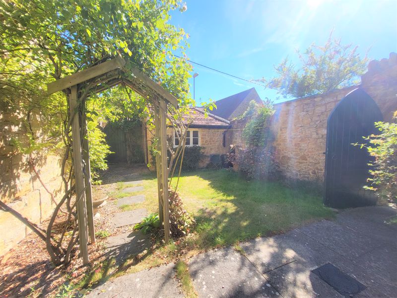 3 bed house to rent in The Old School Place, Sherborne  - Property Image 28