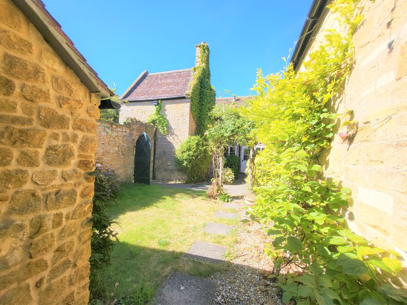 3 bed house to rent in The Old School Place, Sherborne  - Property Image 30