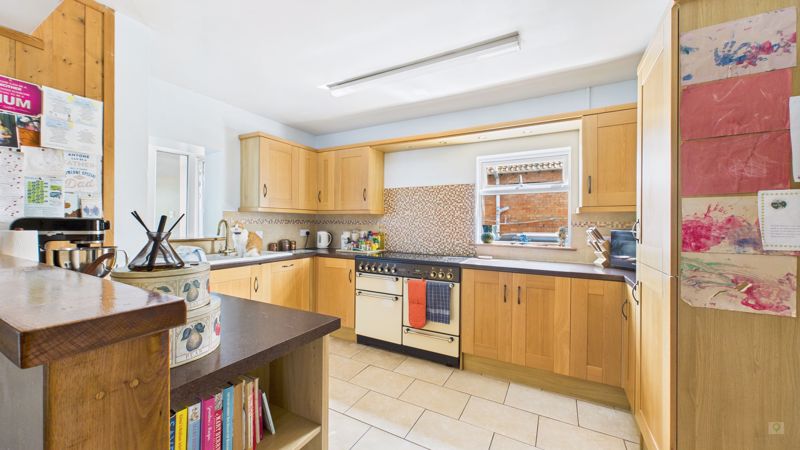 3 bed house for sale in New Road, Norton sub Hamdon  - Property Image 3