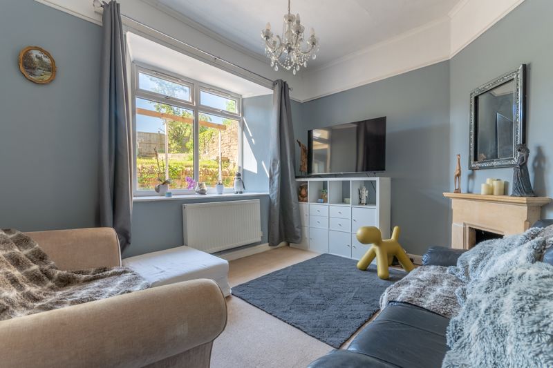 3 bed house for sale in Higher Street, Bower Hinton 1