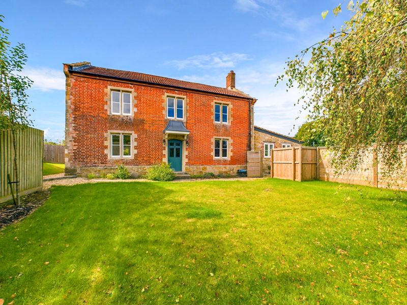 3 bed house for sale in Merriott Road, South Petherton  - Property Image 1