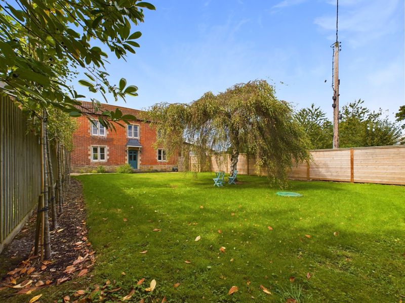 3 bed house for sale in Merriott Road, South Petherton 9