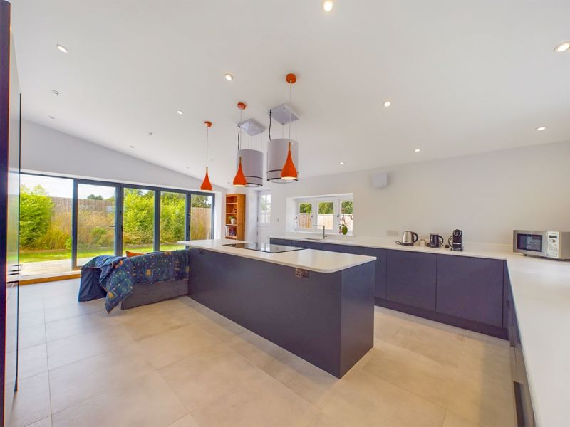 3 bed house for sale in Merriott Road, South Petherton 2