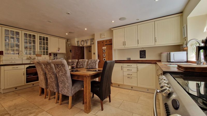 4 bed cottage for sale in North Street, Martock  - Property Image 14