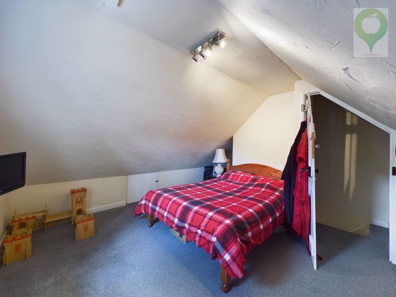 4 bed cottage for sale in North Street, Martock  - Property Image 6
