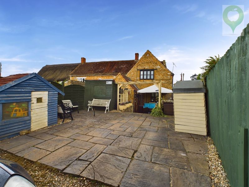 4 bed cottage for sale in North Street, Martock  - Property Image 8