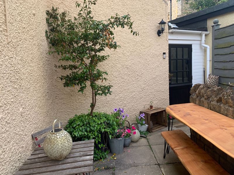 2 bed to rent in St. James Street, South Petherton 7