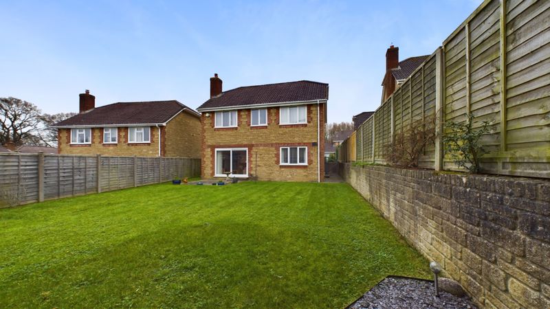 4 bed house for sale in Watercombe Heights, Yeovil 1