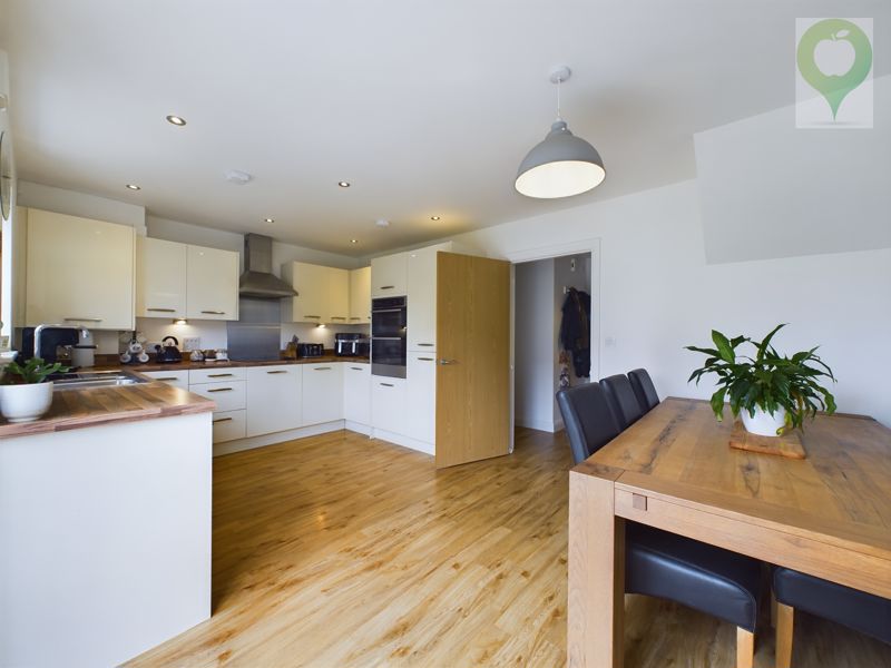 4 bed house for sale in Long Orchard Way, Martock 9