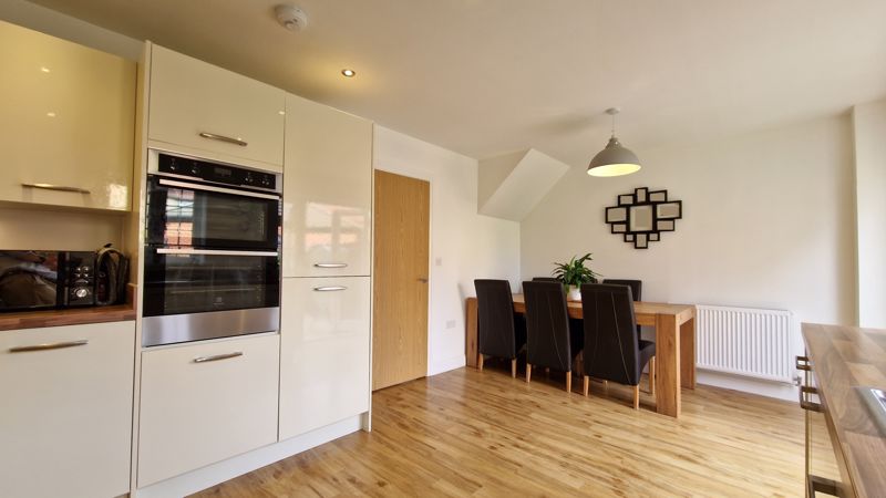 4 bed house for sale in Long Orchard Way, Martock 3
