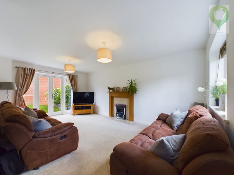 4 bed house for sale in Long Orchard Way, Martock 1