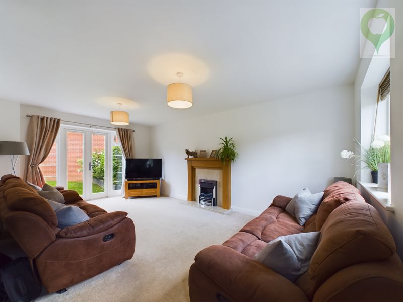 4 bed house for sale in Long Orchard Way, Martock  - Property Image 2