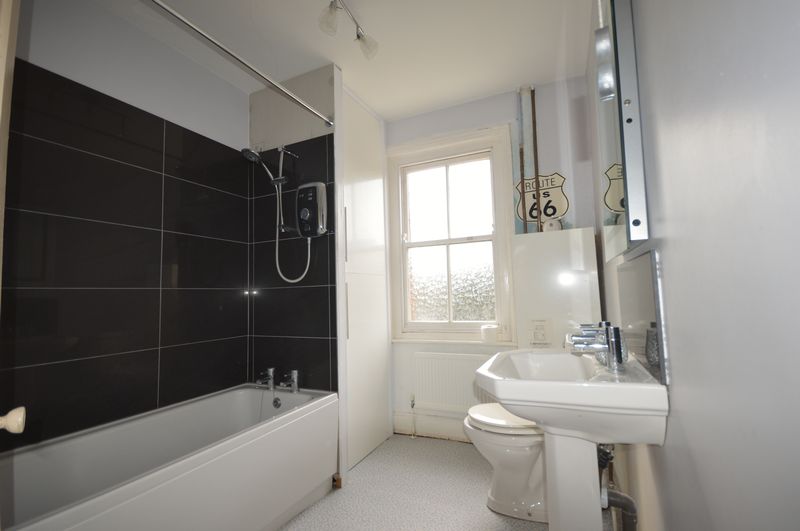 2 bed house to rent in Percy Road, Yeovil  - Property Image 10