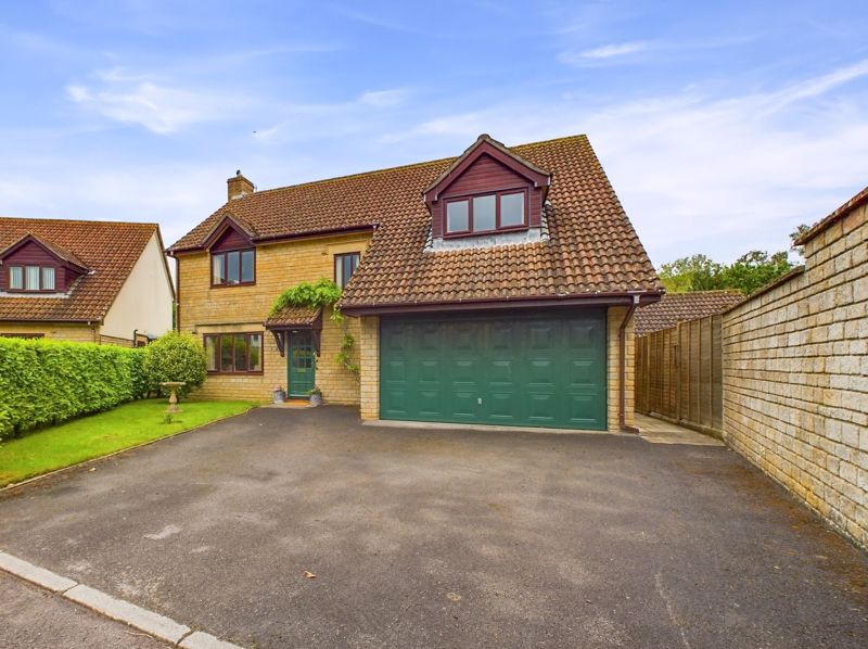 4 bed house for sale in Redgate Park, Crewkerne  - Property Image 1