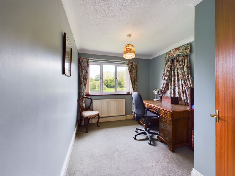 4 bed house for sale in Redgate Park, Crewkerne  - Property Image 9