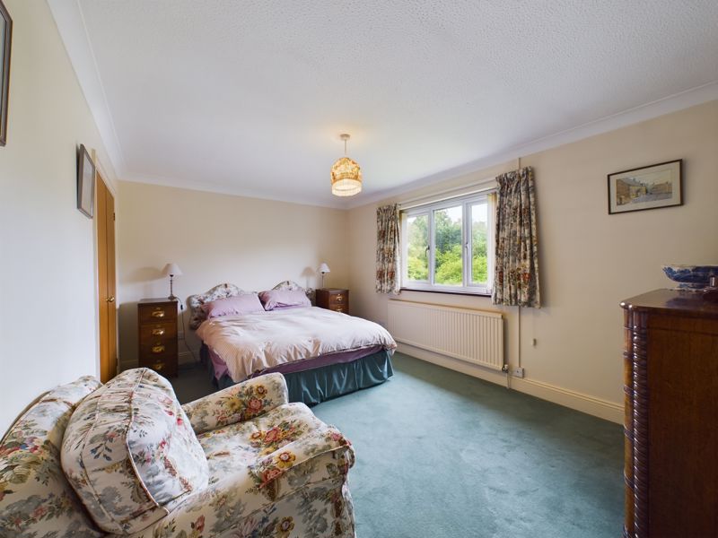 4 bed house for sale in Redgate Park, Crewkerne 9