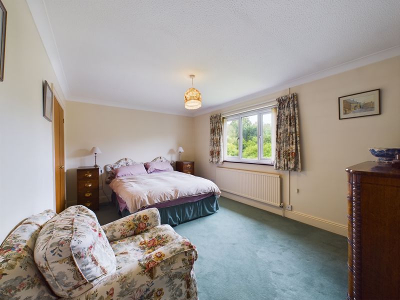 4 bed house for sale in Redgate Park, Crewkerne  - Property Image 10