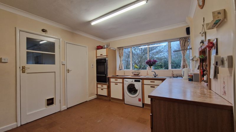 3 bed house for sale in Boozer Pit, Merriott  - Property Image 9