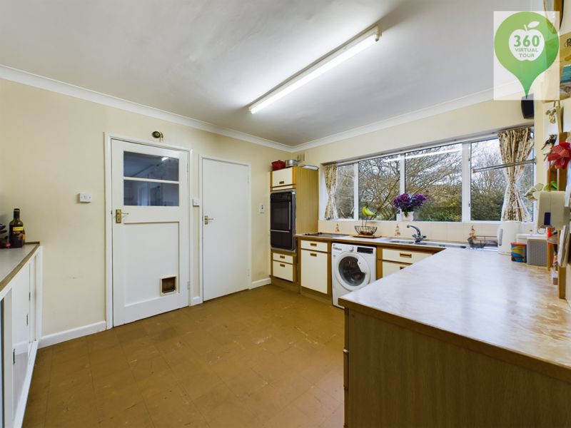 3 bed house for sale in Boozer Pit, Merriott  - Property Image 5