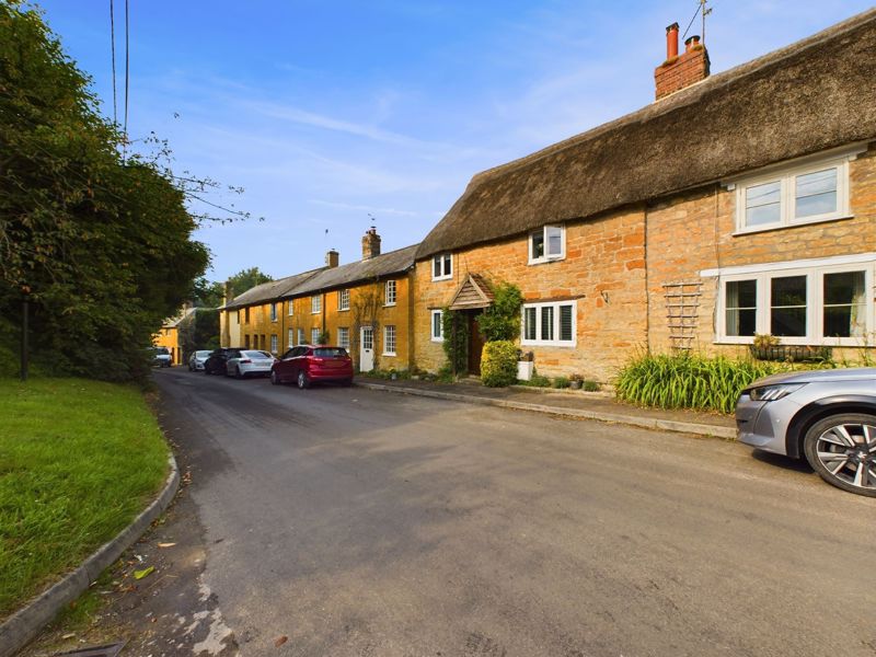 2 bed cottage for sale in South Street, Hinton St. George  - Property Image 9